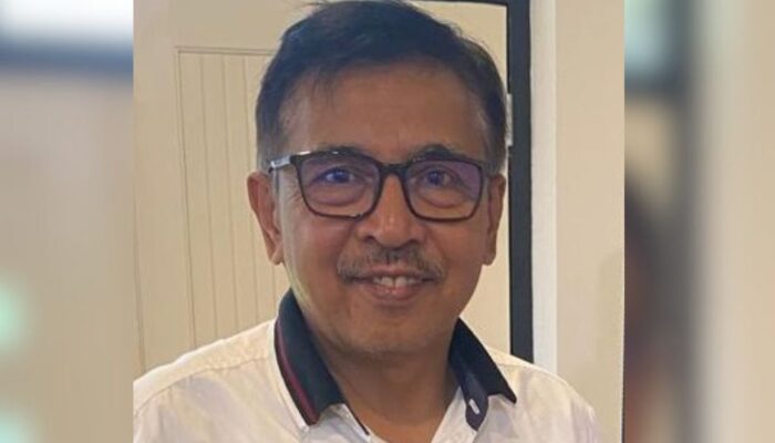 Anak-anak Tamiang Menyapa di Tepi Jalan