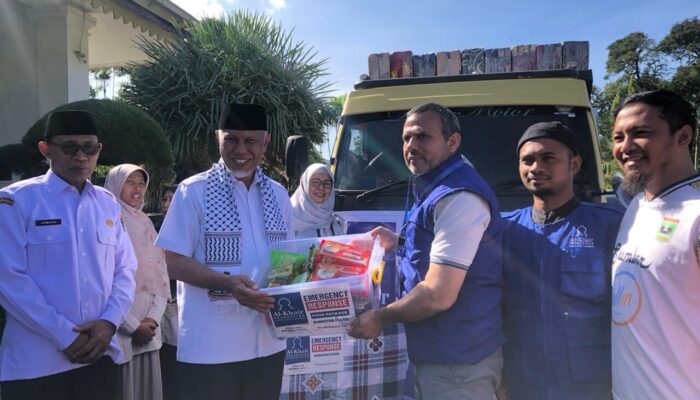 Al-Khair Foundation Salurkan Bantuan Rp600 Juta untuk Korban Bencana Sumbar