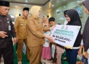 880 Anak Yatim Dhuafa di Siak Terima Santunan, 2.000 Siswa Dapat Seragam Baru