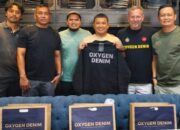 Dukung Produk Lokal, Tim Pelatih Semen Padang FC Kagumi Desain dan Kualitas Oxygen Denim