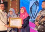 Bupati Siak Afni Zulkifli Raih Anugerah Baiduri 2025, Perempuan Pertama Pimpin Negeri Istana