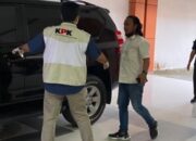 KPK Sambangi Kantor Bupati Inhu, Brimob Bersenjata Jaga Lokasi