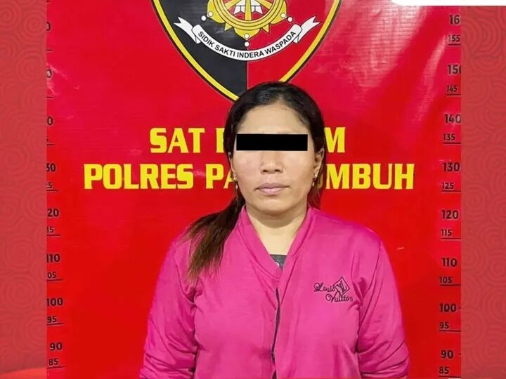 Tersangka seorang ibu berinisial Y (42) di Payakumbuh Jual Anak Sendiri via Aplikasi Daring. (dok.Humas Polres Payakumbuh)