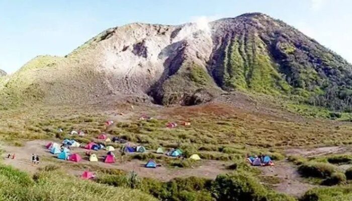 PGA Tutup Pendakian Tiga Gunung Api Sumbar Jelang Tahun Baru