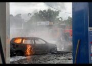 Avanza Hangus Terbakar Dekat SPBU Bukittinggi, Damkar Sigap