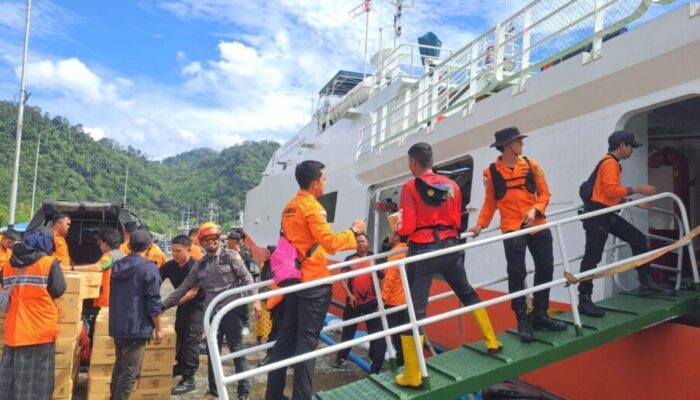 Basarnas Pusat Kirim Bantuan Logistik 5000 Makanan Siap Saji ke Sumbar