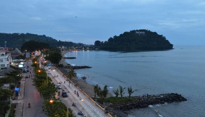 Pantai dan Gunung Padang Ramai Dikunjungi Wisatawan Nataru
