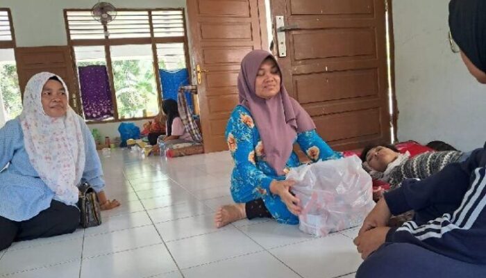 Mengungsi di Masjid, Cerita Perempuan dan Anak Difabel Menyintas Bencana Padang
