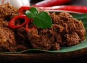 Sumbar Kirim 2,5 Ton Rendang untuk Korban Bencana Aceh dan Sumut