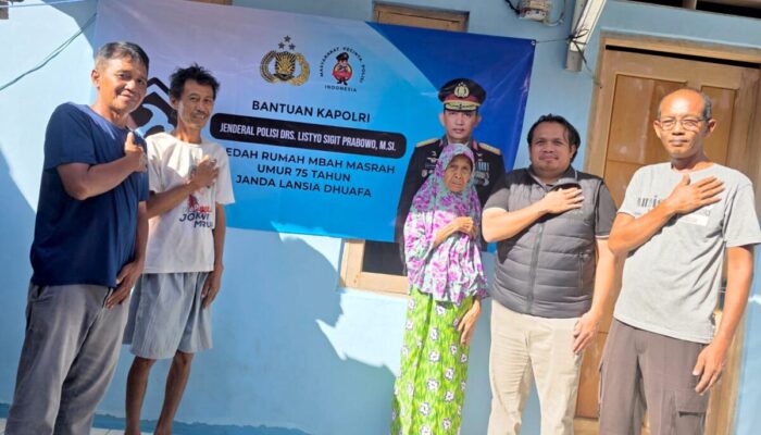 Kapolri Bedah Rumah Mbah Marsah, Lansia Sebatangkara di Kabupaten Serang