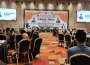 Holiday Travel Gelar Reuni Akbar Jemaah Umrah di Kota Padang