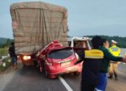 Mahasiswi Tewas Usai Mobilnya Tabrak Truk Fuso di Tol Pekanbaru – Dumai