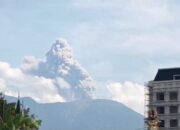 Gunung Marapi Erupsi Selama 28 Detik, Warga Diminta Waspada Bahaya Lahar