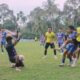 Pemain MMP FC dan Putra Rantau saling berebut bola pada laga Open Turnamen Sago Team Cup 2026 di Lapangan Chatib Sulaiman, Situjuah Batua, Kabupaten Limapuluh Kota, Senin (19/1/2026). (Foto: INGATLAH/Rudi Juliant)