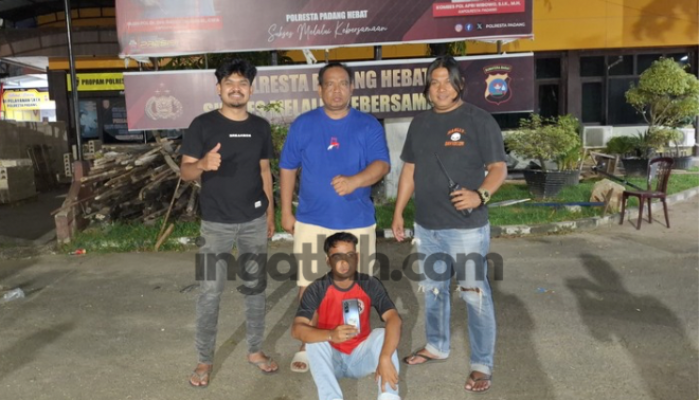 Tim Klewang Tangkap Juru Parkir Pencuri HP di Musala Padang