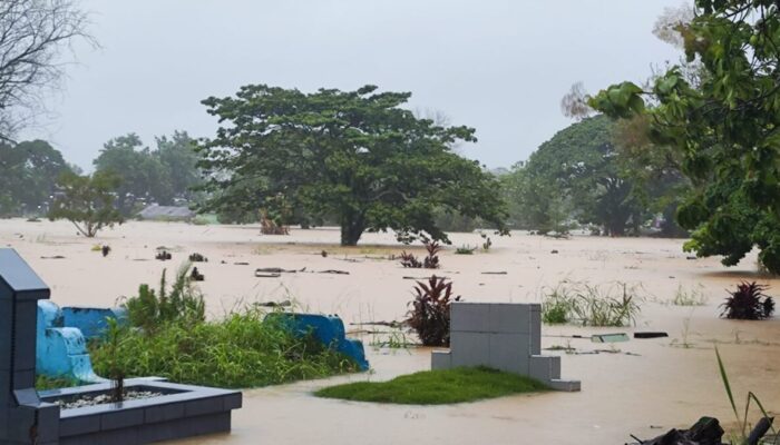 Banjir Tunggul Hitam Padang, TPU Terendam hingga 80 Cm
