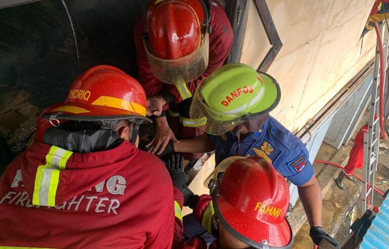 Gudang Ikan di Padang Barat Terbakar, Kerugian Ditaksir Rp600 Juta. (ist)