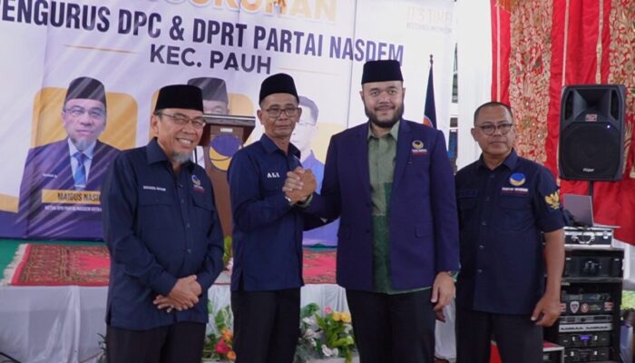Fadly Amran Kukuhkan Pengurus NasDem Pauh