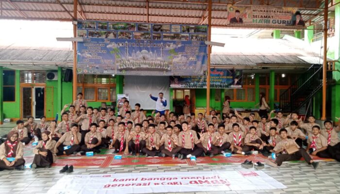Honda Hayati Edukasi Safety Riding Pelajar MTsN 4 Padang