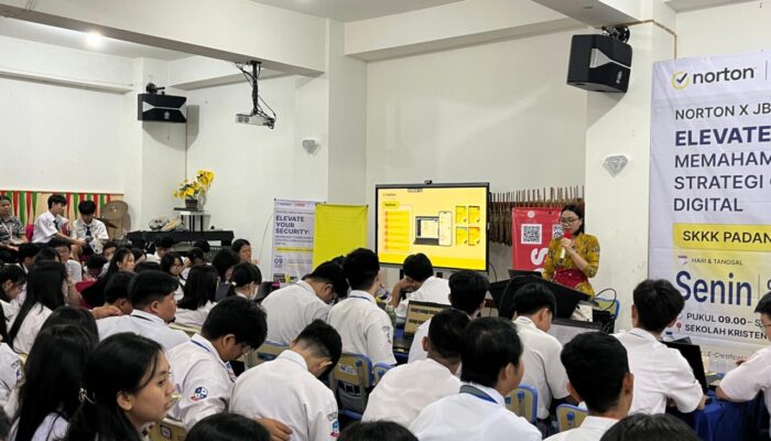 Bersama Norton Siswa SKKK Padang Dibekali Strategi Cerdas Hadapi Cybercrime