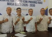 Edi Basri Resmi Ambil Formulir Pendaftaran Calon Ketua Umum KONI Riau