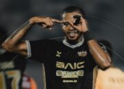 Alex Martins Menggila! Mesin Gol Dewa United Kian Dekati Puncak Top Skor