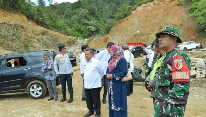 Progres Perbaikan Jalan Malalak, Bupati Agam Targetkan Bisa Dilalui Mobil saat Lebaran