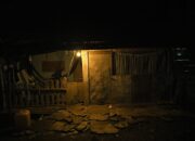 Gubernur Mahyeldi Sahur di Rumah Kayu Warga Situjuah Batua