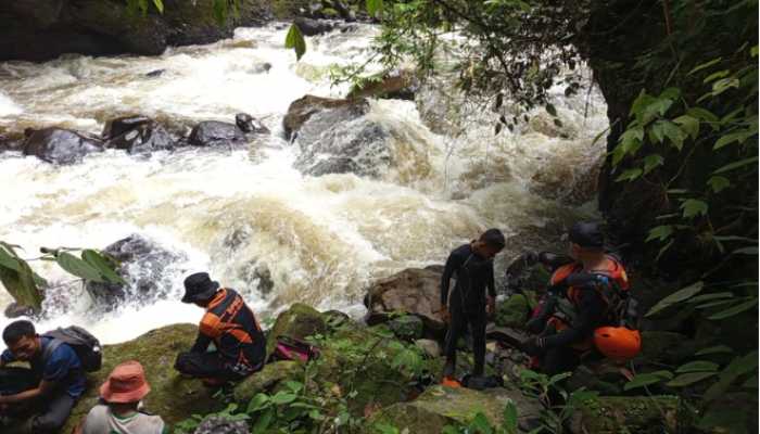 Tim SAR Padang Hentikan Pencarian Pemancing Hanyut di Sangir Solok Selatan