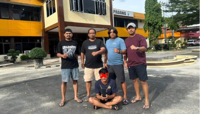 Tim Klewang Amankan Karyawan Tempat Hiburan Malam di Padang Terkait Pencurian Ponsel