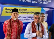 Pulihkan Ekonomi Pascabencana, Menaker Salurkan Bantuan Rp30,3 Miliar untuk Sumbar