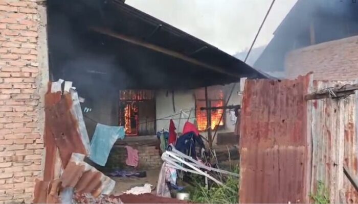 Api Lahap Rumah dan Kontrakan di Padang, Kerugian Capai Rp1 Miliar