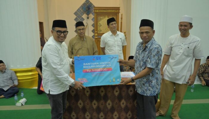 Safari Ramadan di Padang Pariaman, Sekda Sumbar Salurkan Bantuan Masjid dan Panti Asuhan