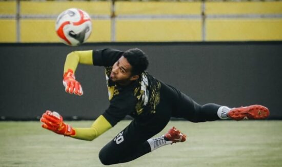 Inilah penjaga gawang Semen Padang FC, Rendy Oscario Sroyer.(ist)