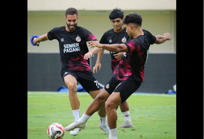 Semen Padang FC latihan jelang hadapi PSBS Biak, BRI Super League 2025/26. (Foto: Instagram Semenpadangfcid)