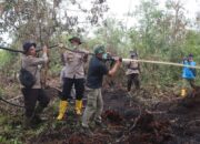 Ikut Padamkan Karhutla di Dumai, Begini Kata dan Pesan Rocky Gerung