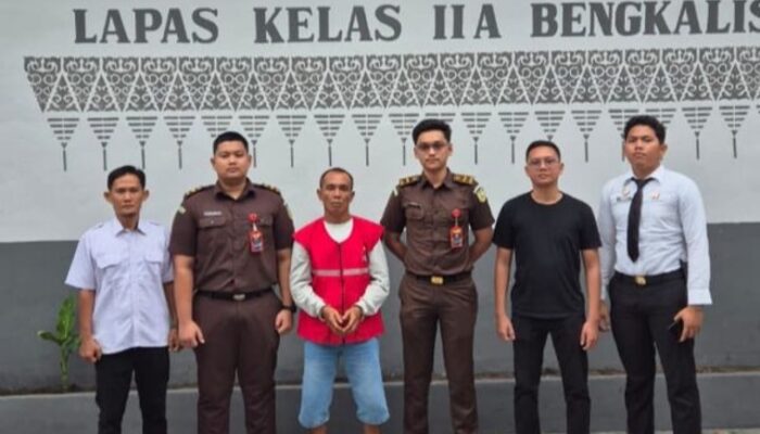 Tim Intelijen Kejari Bengkalis Tangkap Buronan Korupsi Lahan HPT, Sempat Kabur ke Malaysia