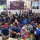 Tangkapan layar rekaman napi lapas IIB Payakumbuh saat buka bersama dengan kehadiran keluarganya masing-masing (dok. @payakumbuhkini)
