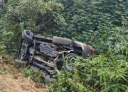 Kejar-kejaran Dramatis di Rohil, Mobil Terduga Pengedar Sabu Terbalik