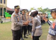 Halal Bihalal Usai Apel Pagi, Kapolres Kampar Ajak Personel Perkuat Iman dan Tingkatkan Pelayanan