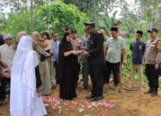 Gugur Saat Amankan Malam Takbiran, Kapolri Anugerahkan Pangkat Luar Biasa Kepada Aiptu Apendra