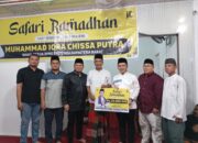 Safari Ramadan di Batipuh Panjang, Iqra Chissa Putra Serahkan Bantuan Pagar Musala