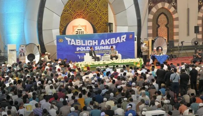 UAS Ceramah di Masjid Raya Sumbar, Jamaah Membludak