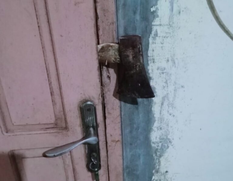 Komplotan Maling Bobol Rumah Warga di Sijunjung, Kapak Pelaku Tertinggal di Pintu