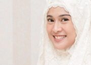 Kisah Hijrah Dian Sastrowardoyo: Dari Katolik hingga Mantap Memilih Islam