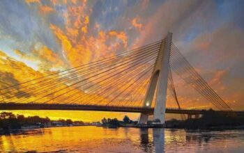 Senja di Sungai Siak Saat Kota Perlahan Menjadi Tenang.