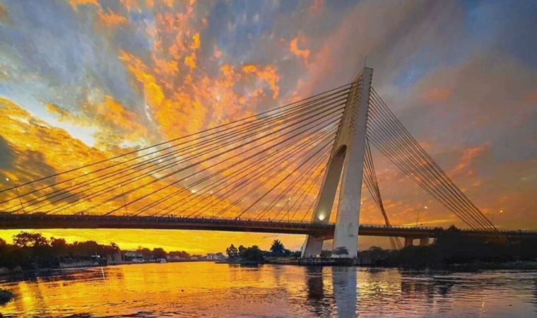 Senja di Sungai Siak Saat Kota Perlahan Menjadi Tenang.
