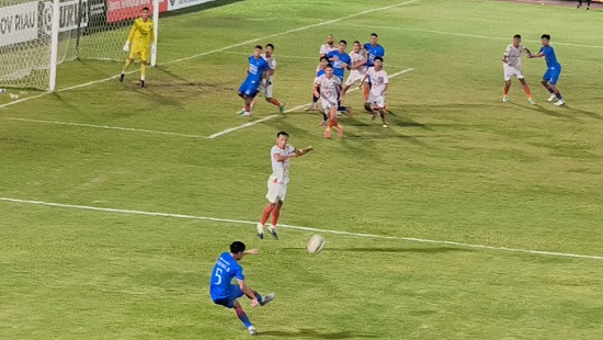 Babak Pertama Imbang! 2 Kiper Jadi Bintang di Laga PSPS Pekanbaru vs Sumsel United