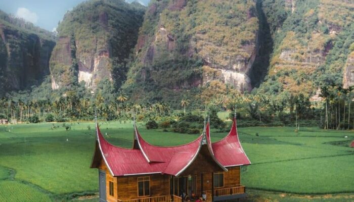Di Antara Tebing dan Air Terjun Lembah Harau Menyimpan Rasa Pulang