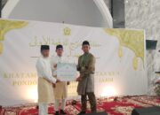 Santri Teladan Angkatan Pertama Ponpes Ibnu Jarir Bangkinang Diganjar Hadiah Umrah